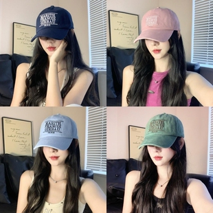 韩国刺绣棒球帽女现货百搭鸭舌帽男显脸小帽子蓝色绿色红色粉色
