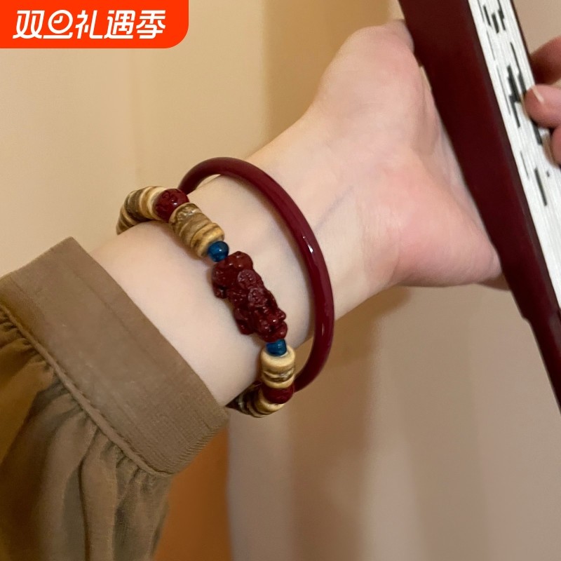 新中式椰壳朱砂貔貅串珠手镯女款ins小众设计感复古气质百搭首饰
