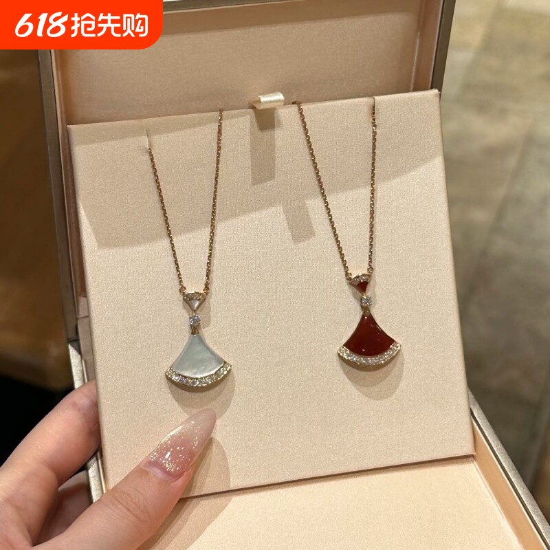 小裙子项链精致镀厚18k玫瑰金轻奢锁骨链白贝母扇形吊坠简约气质
