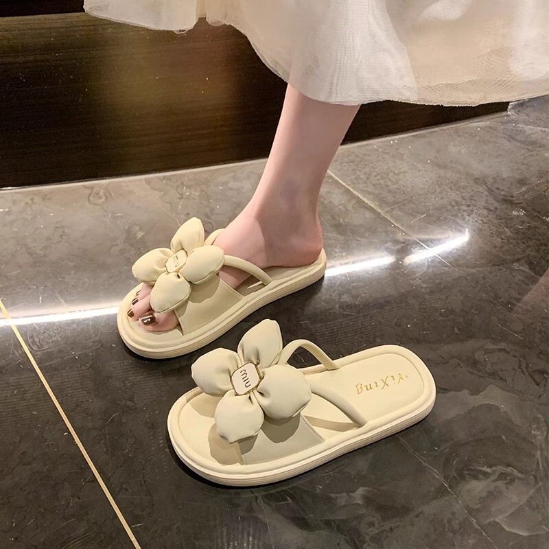 踩屎感拖鞋女外穿夏仙女风2026新款平底花朵配裙子一字拖沙滩凉拖