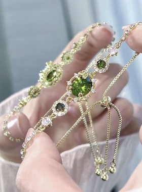 皓石橄榄绿新款法式手链抽拉设计气质感轻奢高级精致复古手饰