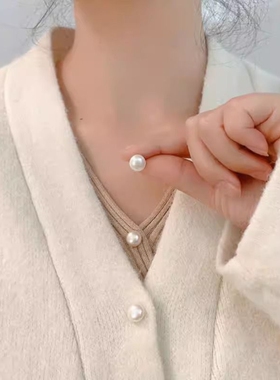 衣服隐形防走光神器V领珍珠开衫衣领扣小别针胸针固定白色免缝