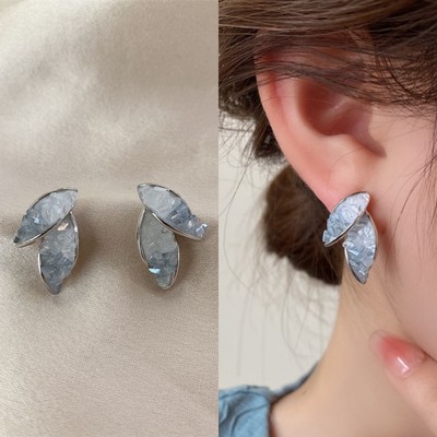 小清新渐变蓝色水晶耳钉2024新款轻奢森系耳饰小众设计高级感耳环
