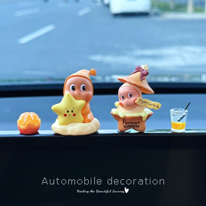 泡泡可爱星星人车载摆件2025新款车内饰品小公仔汽车高级感装饰萌