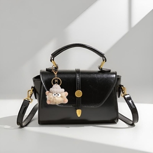 高级感包包女2025新款软皮百搭单肩斜挎包小众设计手提小方包黑色