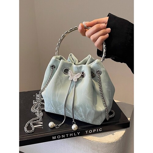 瑶晓鱼流行小包包女2024新款秋冬休闲简约水桶包时尚通勤斜挎包