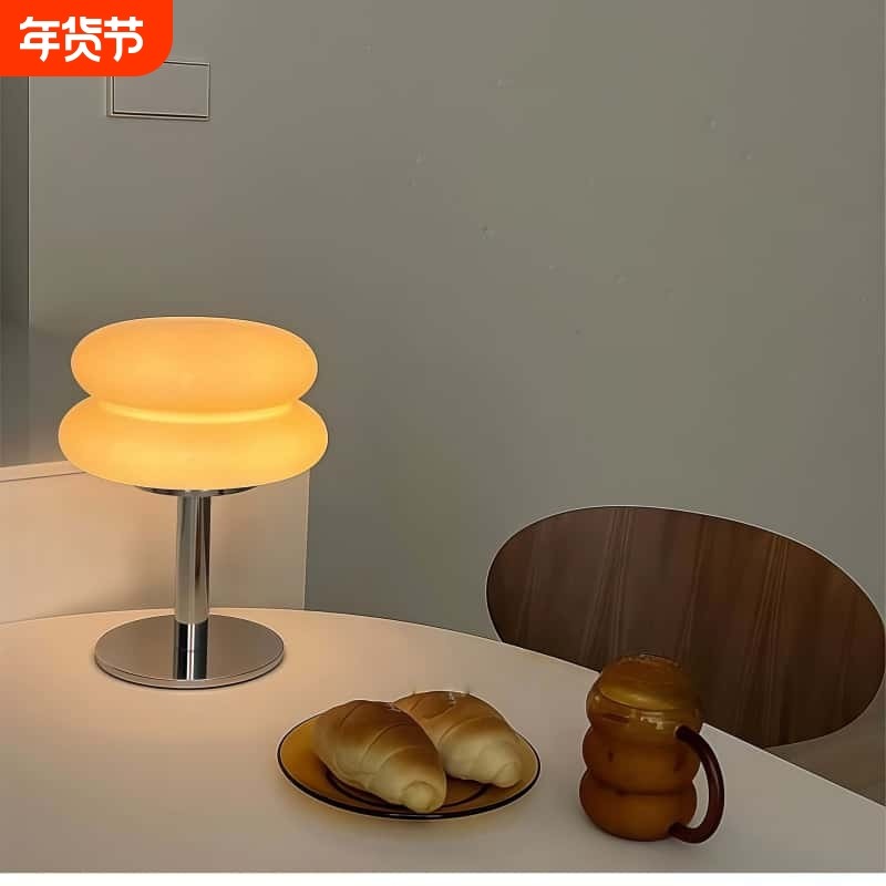 创新设计少女ins台灯包豪斯床头灯客厅卧室灯高级简约氛围中古灯,家装灯饰光源,装饰台灯,淘宝优惠券,粉丝福利购,淘宝优惠卷