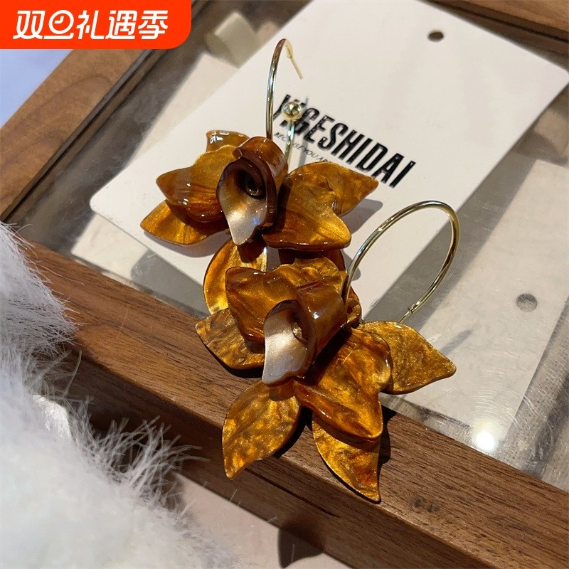 小众设计法式复古花朵耳环白色花瓣气质耳饰品银针女新款夸张耳钉