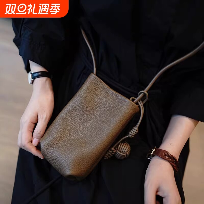 冬季软糯简约洋气手机包女配毛衣百搭时尚竖款小巧单肩斜挎小包