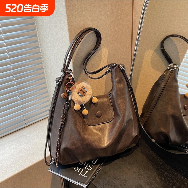 伊布古奇秋冬多功能大容量包包女复古斜挎包双肩云朵包黑色休闲