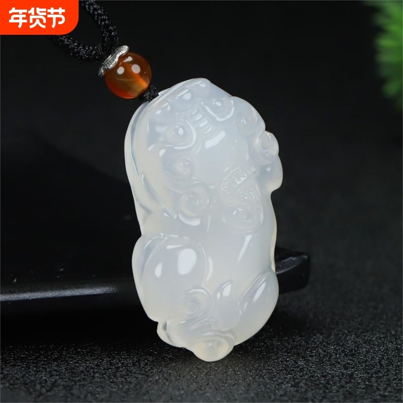 真玉吊坠招财貔貅玉佩玛瑙玉髓挂件天然玉石项链男女款玉石吊坠绳