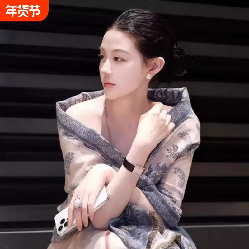 刘亦菲同款披肩女外搭2025新款高级感氛围感民族风空调房披风围巾