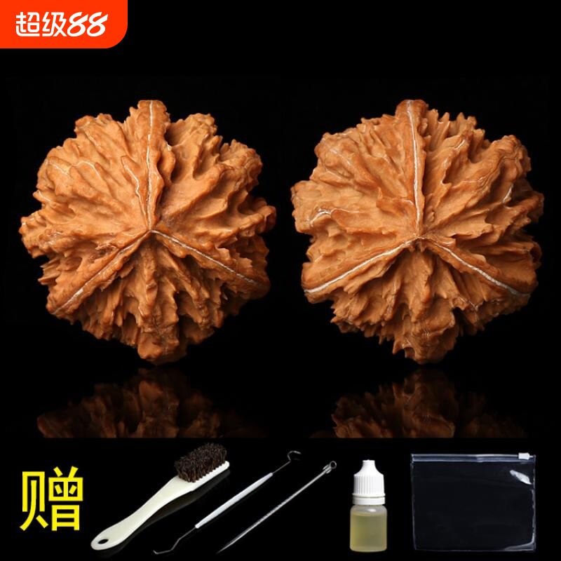 三棱三道筋小手捻文玩无拼接野外生灯笼异形大奔核桃随身手把玩件