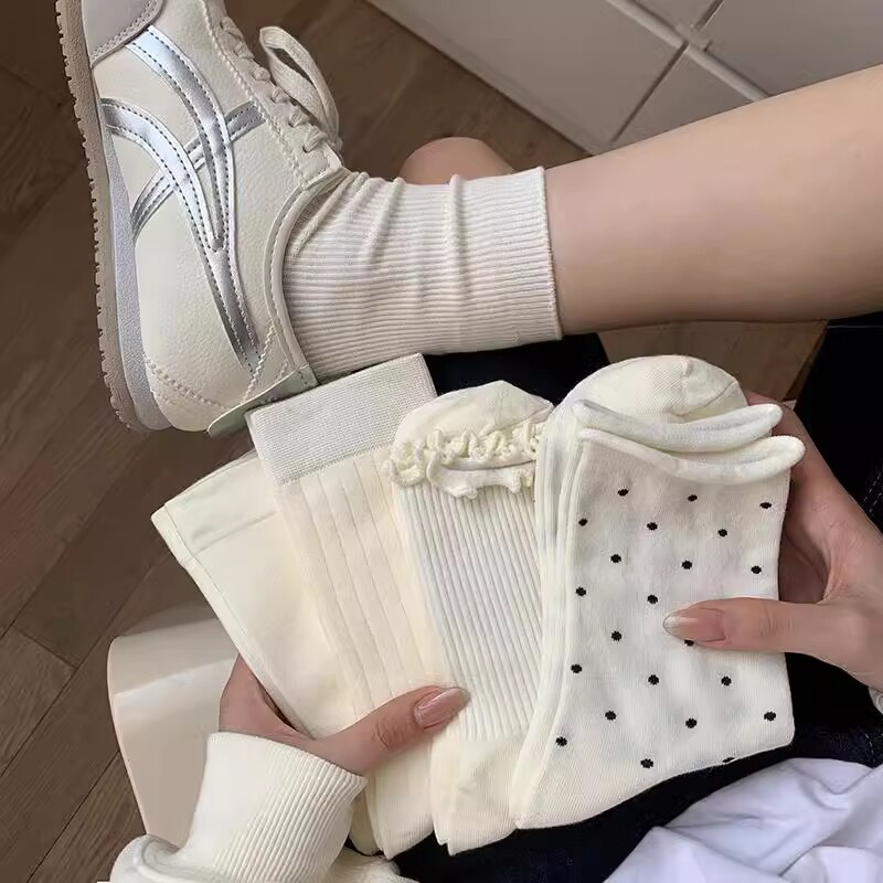 奶白色袜子女款春秋中筒袜秋冬百搭堆堆长袜韩版波点木耳边月子袜
