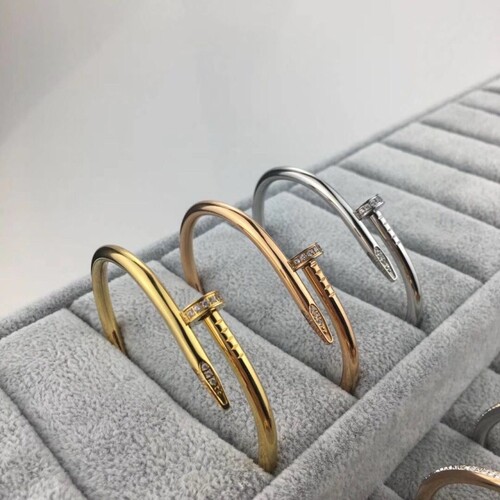 手镯女高级感轻奢小众窄版钛钢玫瑰金色钉子情侣手环白金黄金