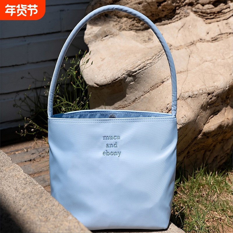 2025夏天韩版时尚百搭托特包单肩手提小包尼龙腋下包简约水桶包,箱包皮具/热销女包/男包,托特包,淘宝优惠券,粉丝福利购,淘宝优惠卷
