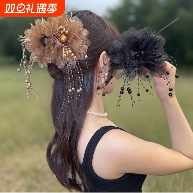牡丹花羽毛流苏抓夹女高级感后脑勺显发量鲨鱼夹2025新款夹子头饰