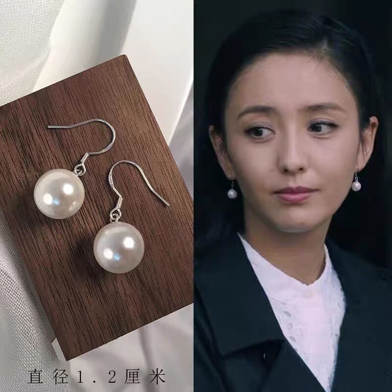 珍珠耳钉耳环女韩国新款仿马贝幻彩白色超大圆耳坠饰品钛钢
