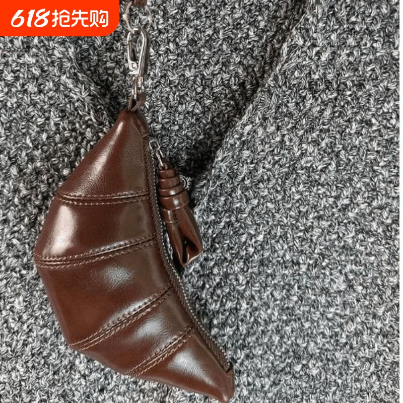 新款小众轻奢挂脖牛角包新款油蜡零钱包钥匙多功能复古挂脖零钱包