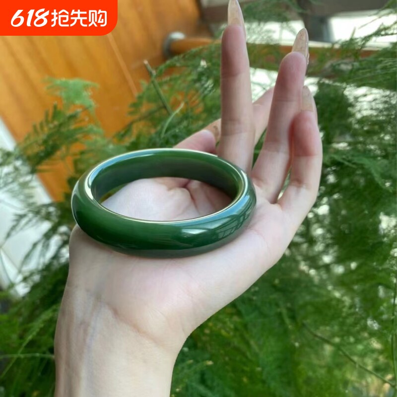 爆款仿新疆和田玉碧玉手镯同款式女款扁条宽老料菠菜绿冰底镯子