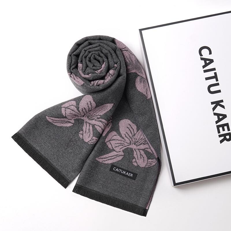 送妈妈围巾秋冬女士花朵百搭保暖老人奶奶礼物户外防寒长围脖生日