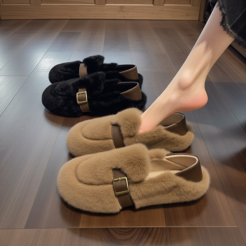 水貂一脚蹬毛毛鞋女冬季外穿2025新款网红皮带扣两穿软底豆豆棉鞋