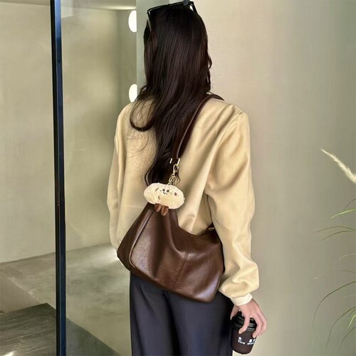 伊布古奇秋冬季包包大容量简约复古腋下包包女2025新款潮通勤百搭