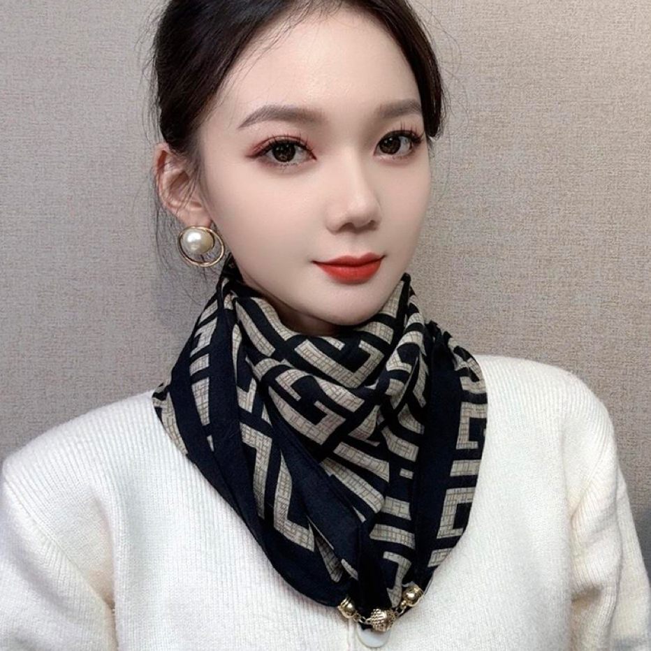 2025新款高级感三角巾时尚磁吸扣小方巾秋冬保暖围脖围巾女丝巾女