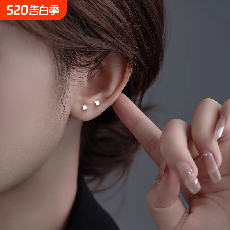 s925银针耳环女韩版时尚简约光面方块耳钉养耳洞睡觉免摘方形耳饰