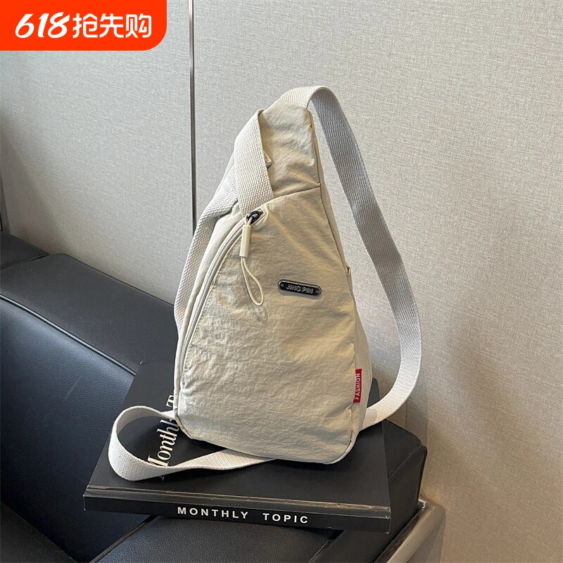 2025新款简约经典轻便时尚百搭包包女休闲胸包单肩斜跨包运动腰包