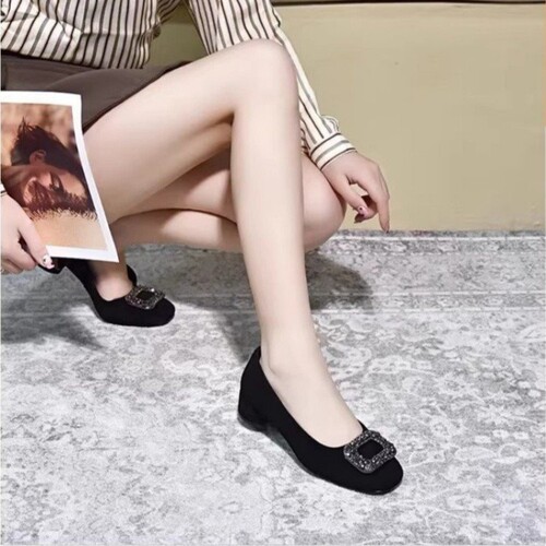 意尔康心选秋季新款2026年浅口气质方头水钻软底舒适法式女鞋一脚