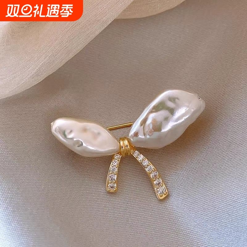 女不规则蝴蝶结胸针设计感小众防走光扣胸花高档