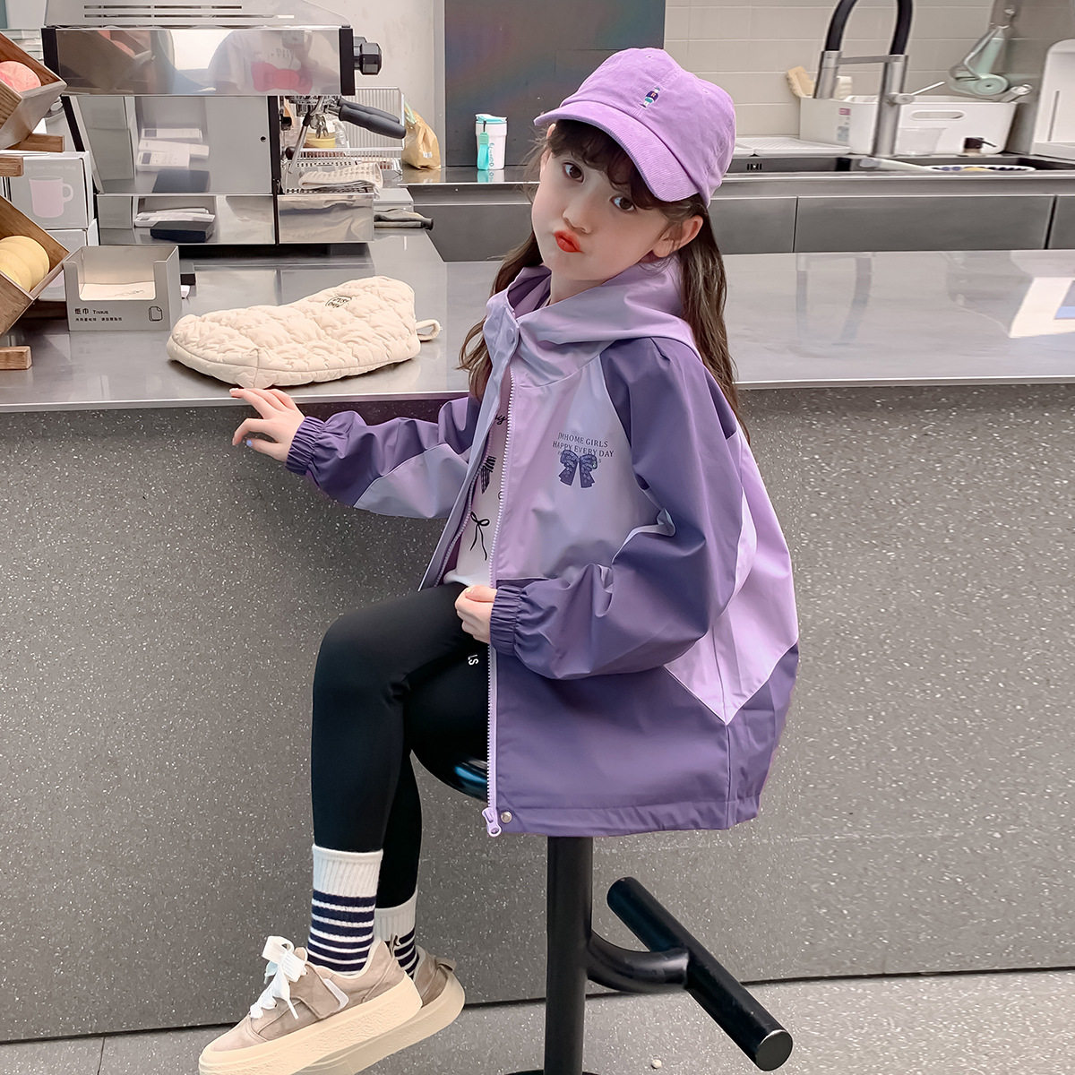 品牌专柜女童外套春秋季新款洋气连帽上衣儿童冲锋衣防风宽松休闲