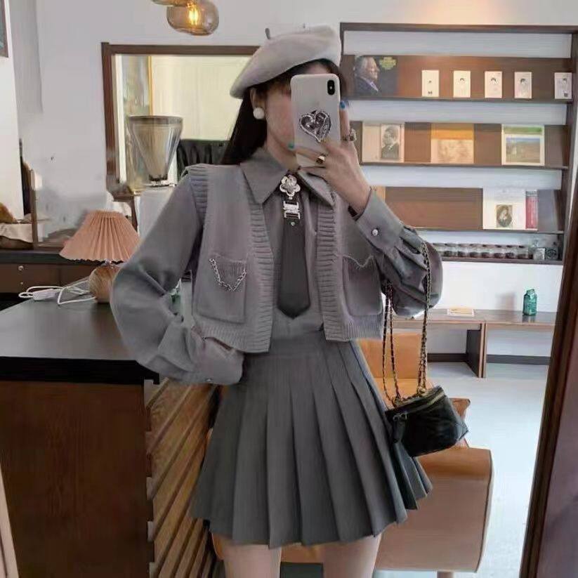 秋冬新款学院风小个子减龄针织披肩长袖衬衫高腰百褶半身裙套装