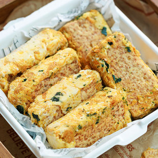 寻脆记台湾风味海苔肉松牛扎酥咸蛋黄方块酥牛轧夹心饼干手工零食