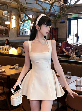 XZY/欣争艳 微胖mm纯欲方领白色吊带连衣裙女夏季性感背心a字短裙
