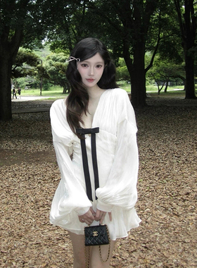 XZY 微胖温柔千金蝴蝶结V领白色连衣裙女25年夏收腰甜美雪纺短裙