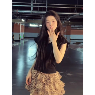 豹纹蛋糕半身裙套装 XZY 上衣女25年夏季 微胖时尚 辣妹正肩v领修身
