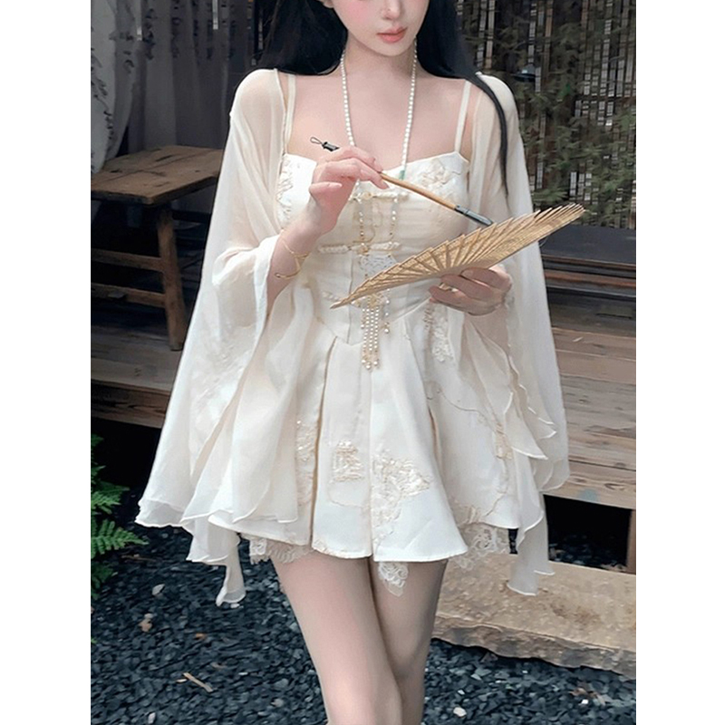 微胖复古纯欲甜美刺绣吊带连衣裙