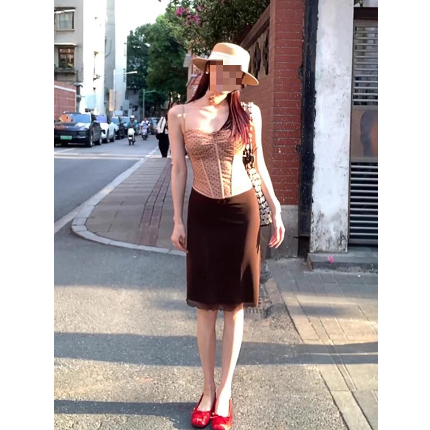 微胖轻熟风辣妹波点鱼骨吊带背心