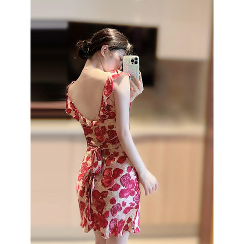 微胖纯欲性感荷叶边碎花吊带裙