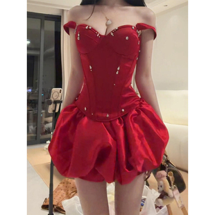 XZY 辣妹新年圣诞战袍 微胖纯欲风性感烫钻鱼骨吊带上衣女25年冬季