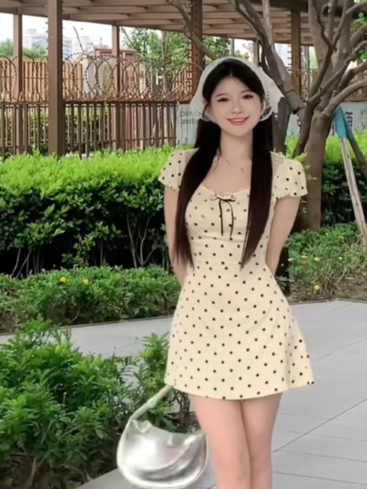 胖mm法式甜辣妹方领波点连衣裙