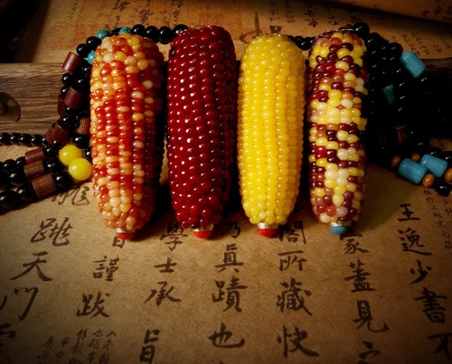 文玩玉米欣月性价比宝石血丝