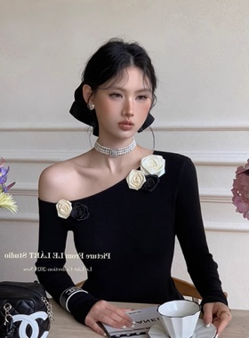 设计感小众露肩针织打底衫女内搭秋冬性感斜肩一字肩独特绝美上衣