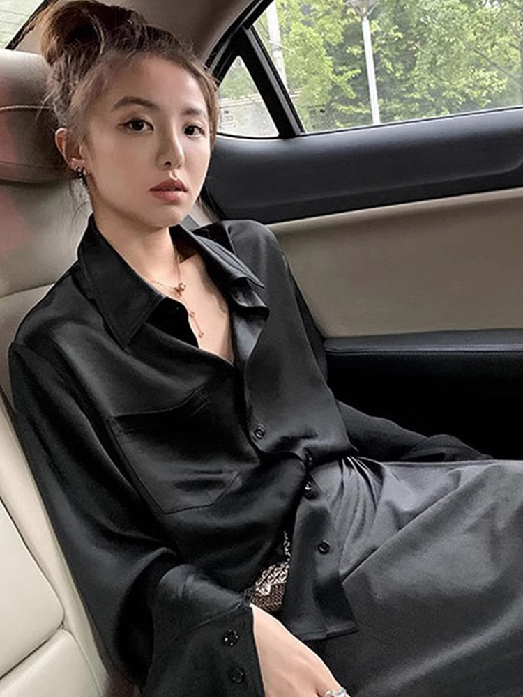 醋酸黑色衬衫女装2026新款秋季垂坠感上衣气质高级感轻奢缎面衬衣