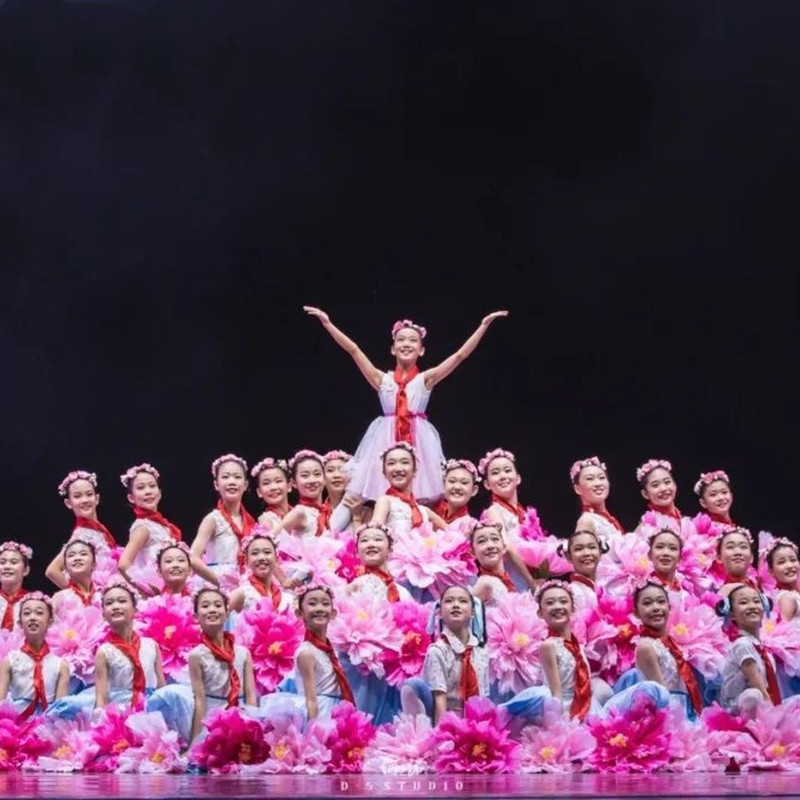 儿童舞蹈服厂家直销集体舞蹈