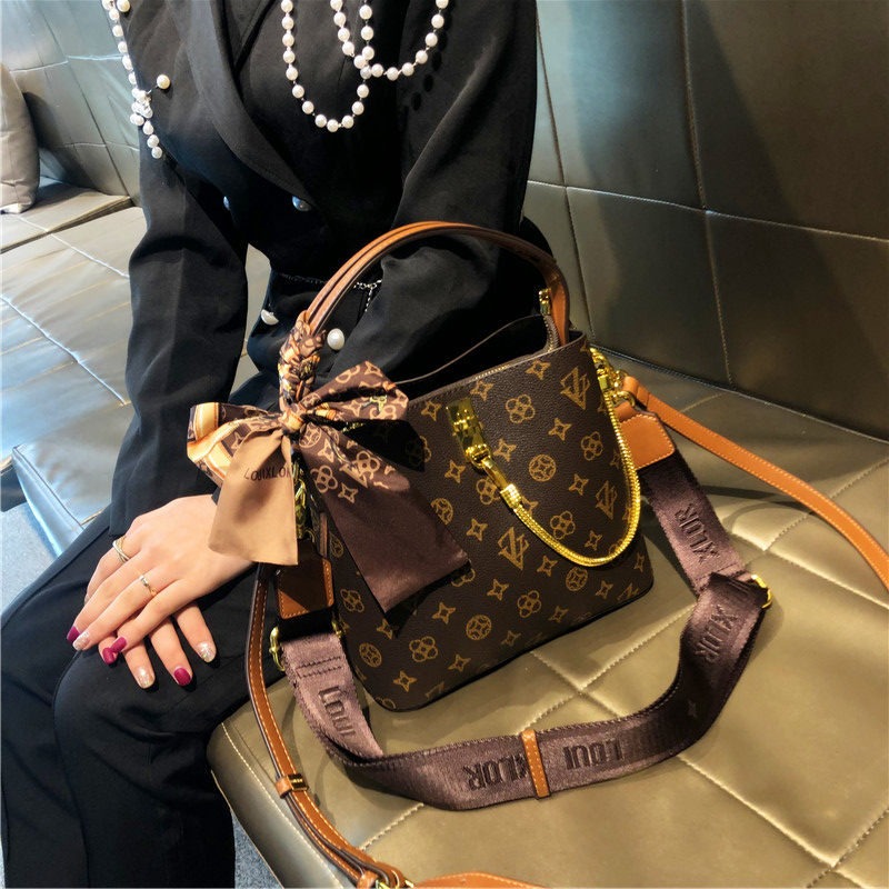 lv&fa官方旗舰店女包高级质感真皮手提包复古老花单肩斜挎水桶包