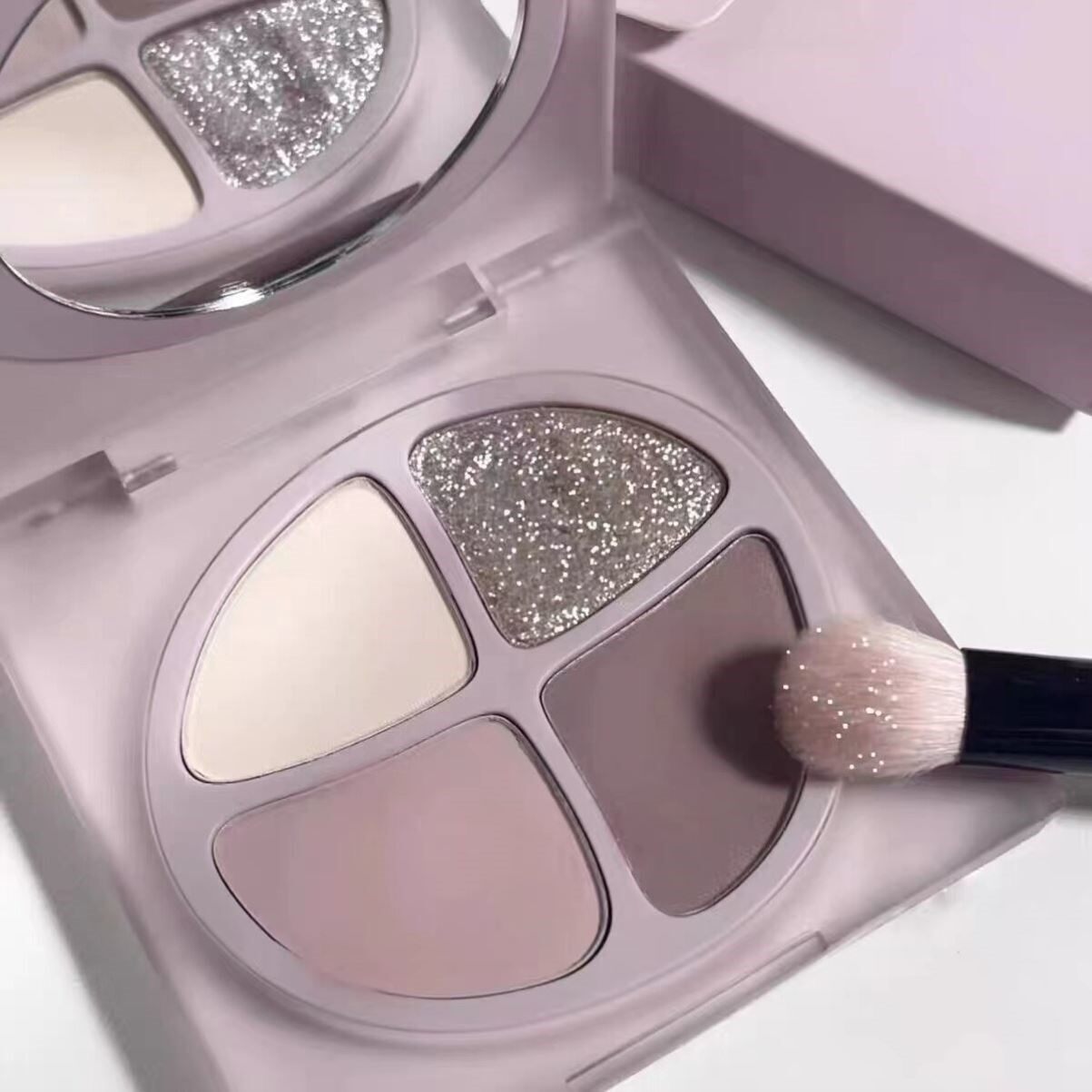 李佳琪推荐四色眼影盘珠光哑光裸色细闪日常妆大地灰紫色2026新款