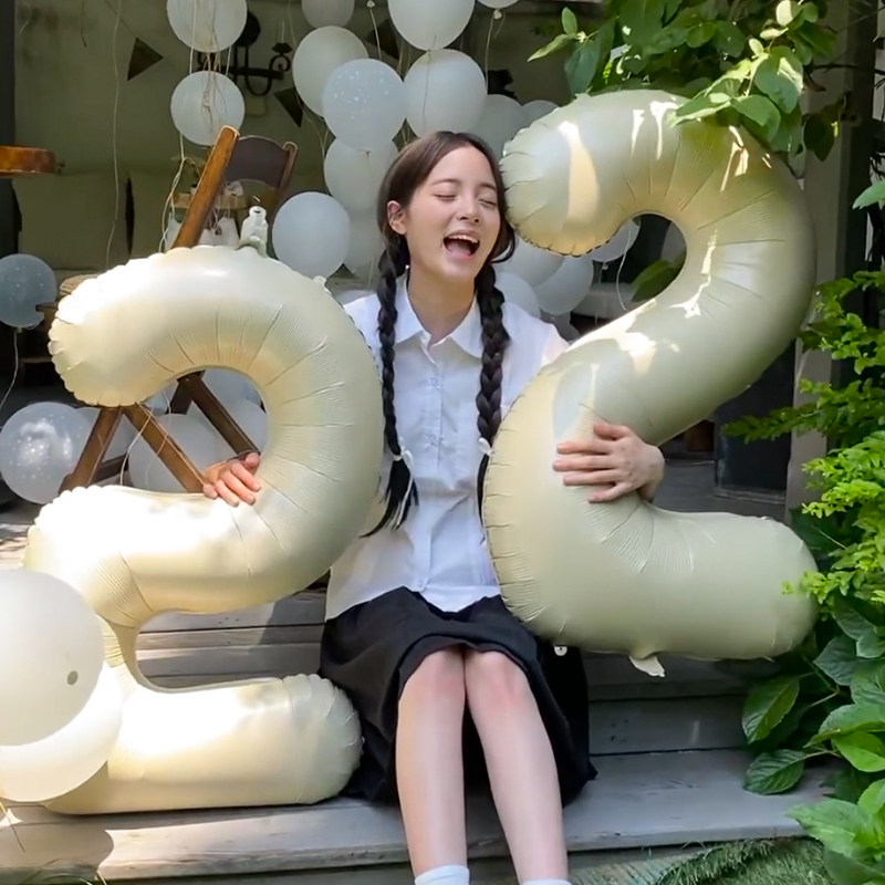 ins风奶油色生日数字气球